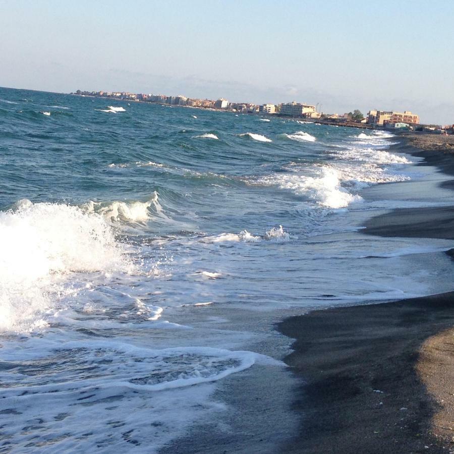 Appartamento Flat near the sea Pomorie Esterno foto